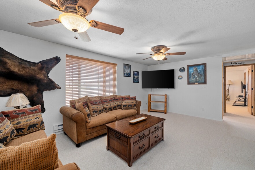 More Photos Of 914 W US Highway 30, Kimball Specialty For Sale