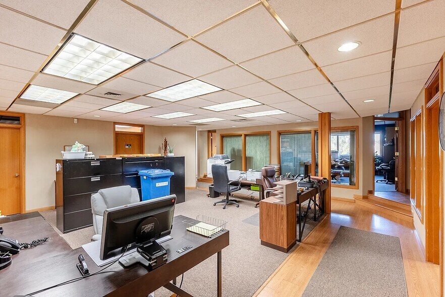 More Photos Of 100 E Broadway Ave, Moses Lake Office For Lease