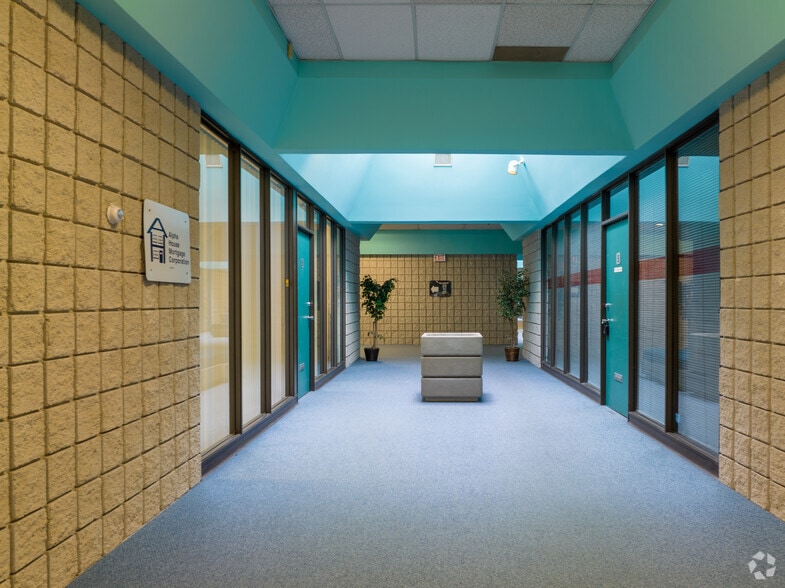 More Photos Of 25 Valleywood Dr, Markham Light Manufacturing For Lease