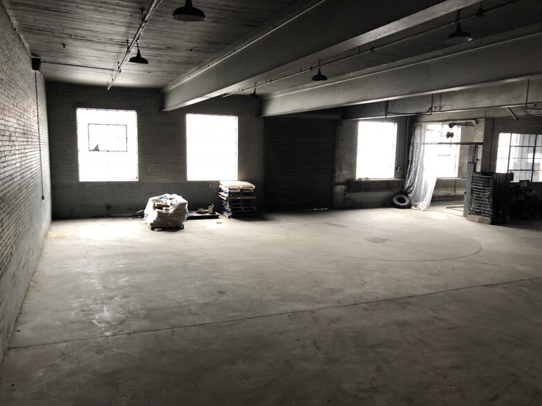 More Photos Of 23 Exchange St, Pawtucket Flex For Sale