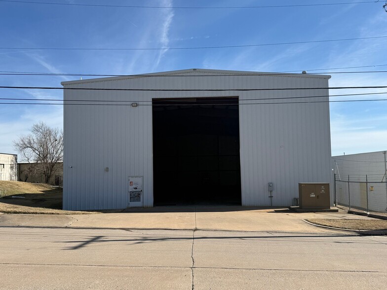 More Photos Of 1223 69th E ave, Tulsa Industrial For Lease