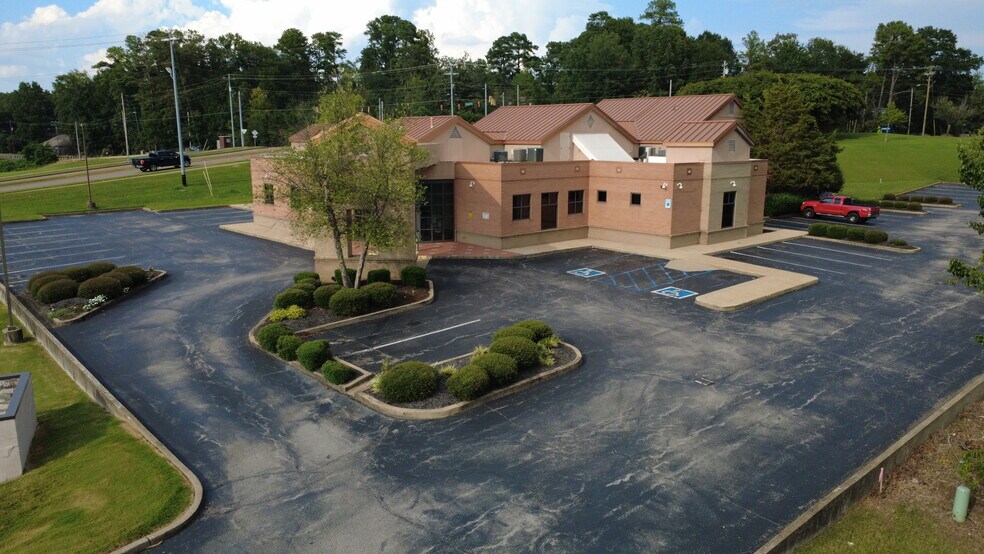 Primary Photo Of 28 Medical Center Dr, Jackson Healthcare For Sale
