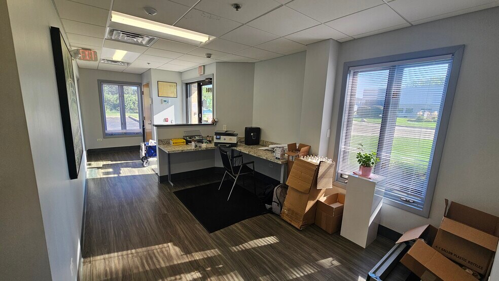 More Photos Of 1180 Atlantic Dr, West Chicago Warehouse For Lease