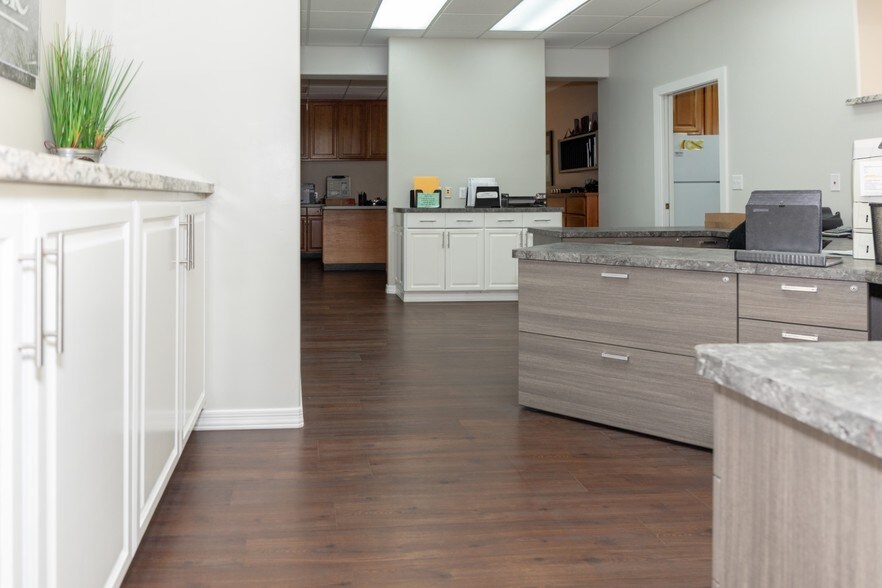 More Photos Of 510 S Greenfield Rd, Mesa Medical For Sale