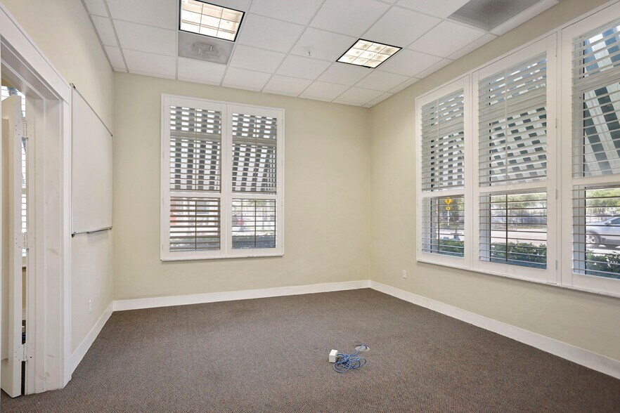 More Photos Of 155 8th St N, Saint Petersburg Office Residential For Lease