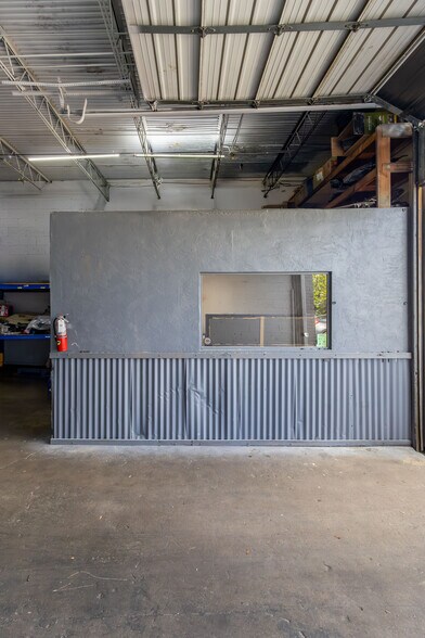 More Photos Of 526-528 S Dixie Hwy E, Pompano Beach Service For Lease