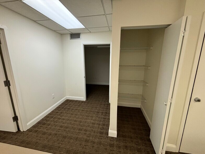 More Photos Of 52 Elm St, Huntington Medical For Lease
