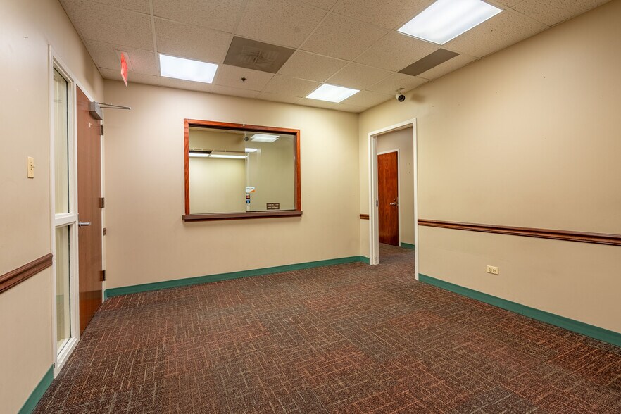 More Photos Of 1111 Superior St, Melrose Park Medical For Lease