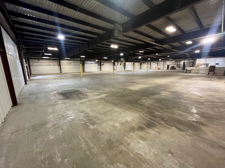 More Photos Of 49 Industrial Park Rd, Keeseville Warehouse For Lease