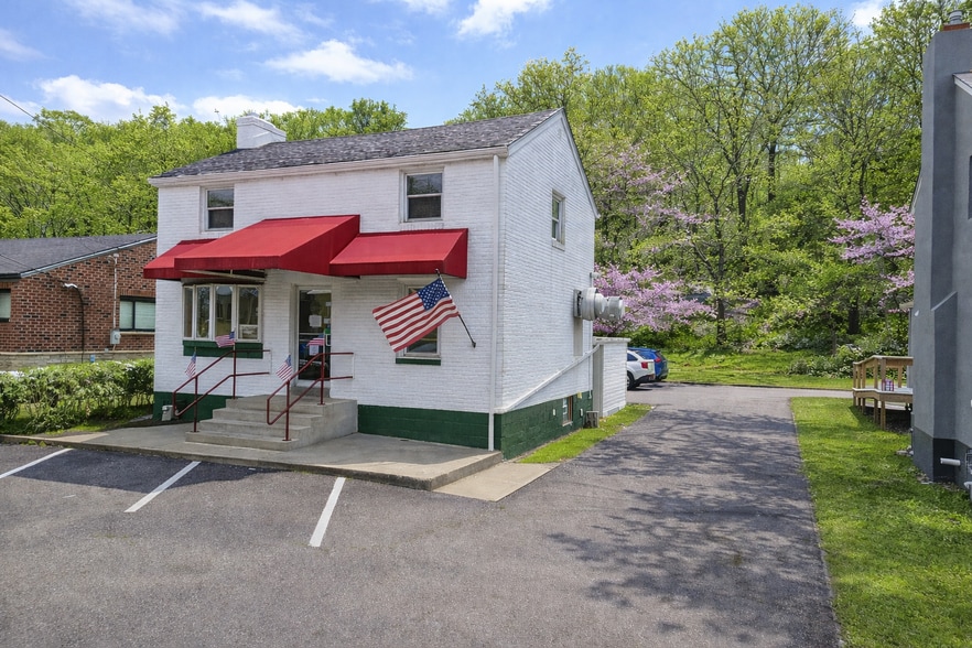 Primary Photo Of 3286 Babcock Blvd, Pittsburgh Restaurant For Sale