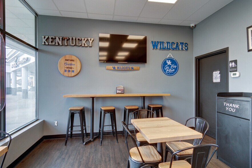 More Photos Of 351 Southland Dr, Lexington Fast Food For Sale