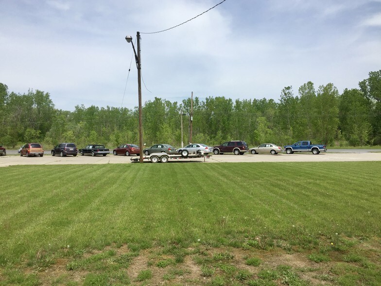 More Photos Of 1426 W River Rd, Waterloo Township Apartments For Lease