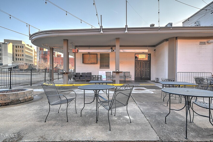 More Photos Of 171 Piedmont Ave, Bristol General Retail For Sale