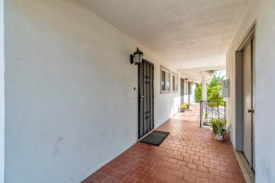 More Photos Of 184 Roxbury St, Santa Clara Apartments For Sale