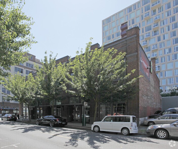 More Photos Of 904-916 NW Hoyt St, Portland Loft Creative Space For Lease