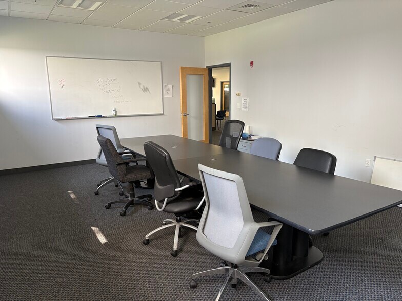 More Photos Of 5 Dan Rd, Canton Manufacturing For Lease
