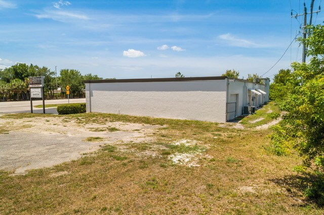 More Photos Of 12538 Palm Beach Blvd, Fort Myers Freestanding For Sale