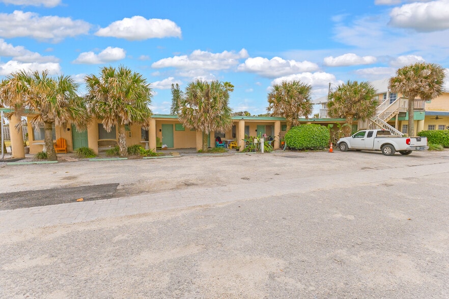 More Photos Of 5935 S Highway A1A, Melbourne Beach Hotel For Sale
