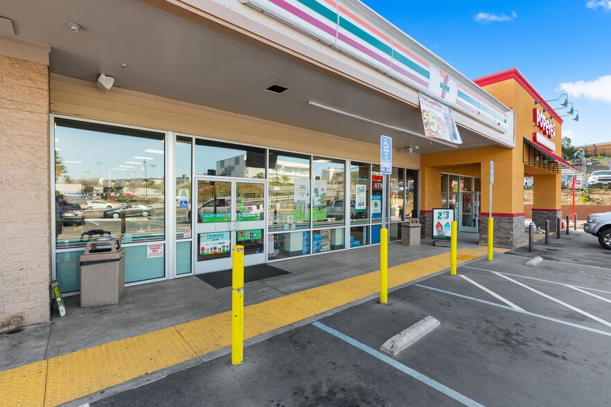 More Photos Of 3295 Palm Ave, San Diego Freestanding For Lease