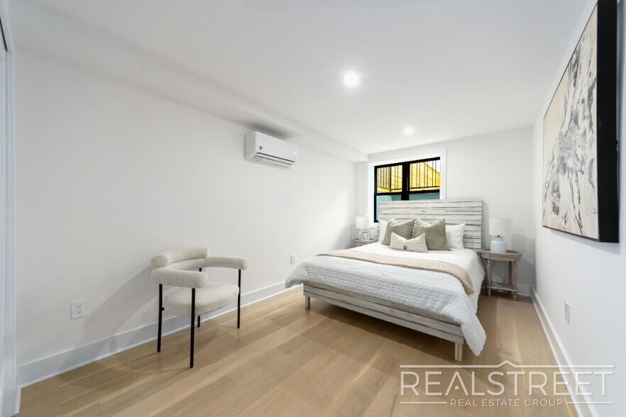 More Photos Of 110 McKibben St, Brooklyn Apartments For Sale