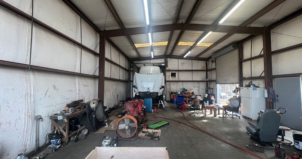 More Photos Of 5251 S 43rd Ave, Phoenix Contractor Storage Yard For Lease