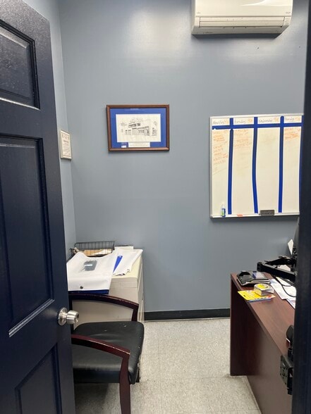 More Photos Of 4332-4342 Bronx Blvd, Bronx Warehouse For Lease