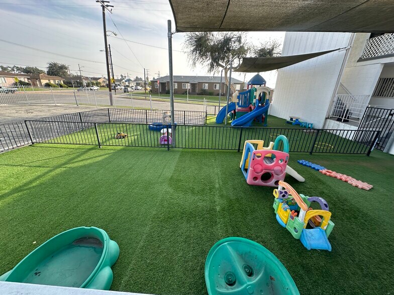 More Photos Of 10963 S Western Ave, Los Angeles Religious Facility For Lease