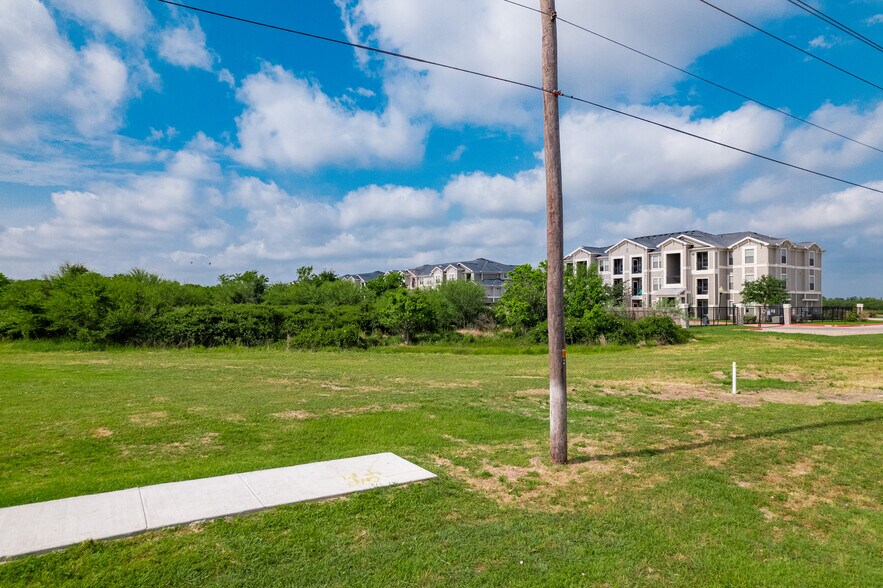 More Photos Of 8303 Zac Lentz Parkway, Victoria Land For Sale