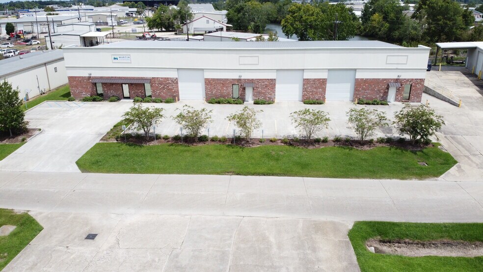 Primary Photo Of 6265 Benefit Dr, Baton Rouge Light Distribution For Lease