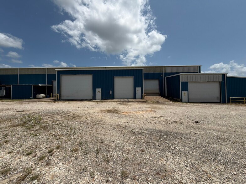 More Photos Of 5808 Fm 3455 Rd, Navasota Manufacturing For Lease