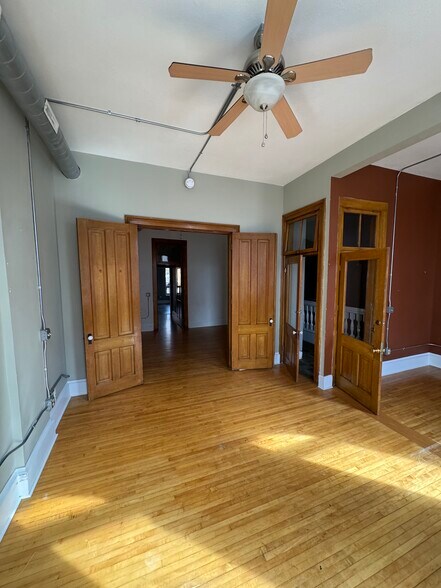 More Photos Of 327 N Riverfront Dr, Mankato Storefront Retail Residential For Sale