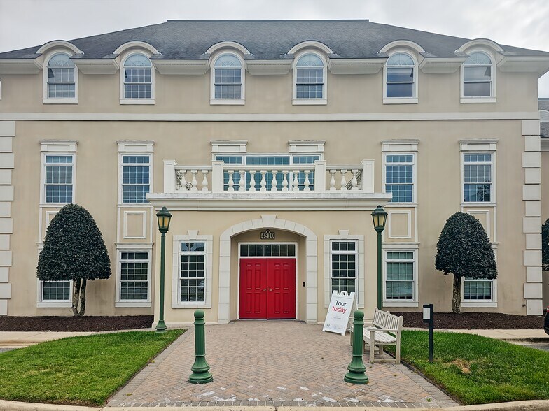 More Photos Of 4510 Weybridge Ln, Greensboro Coworking Space