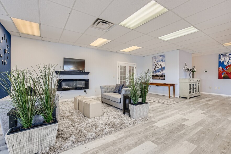 More Photos Of 2380 S Broadway, Denver Storefront Retail Office For Sale