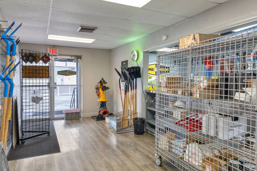 More Photos Of 4310 NW 10th Ave, Oakland Park Warehouse For Lease