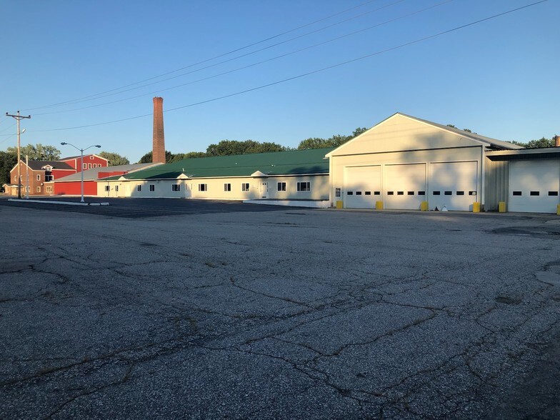 Primary Photo Of 33 Elm St, Merrimack Warehouse For Lease