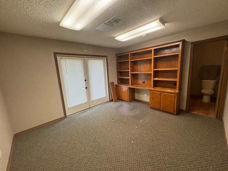 More Photos Of 2816 Armand St, Monroe Medical For Lease