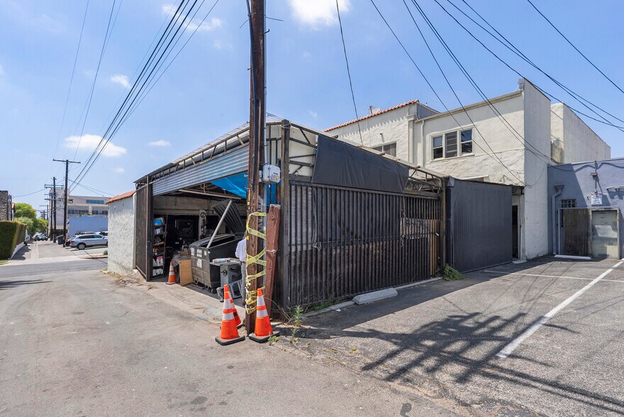 More Photos Of 7974-7978 Melrose Ave, Los Angeles Storefront For Lease