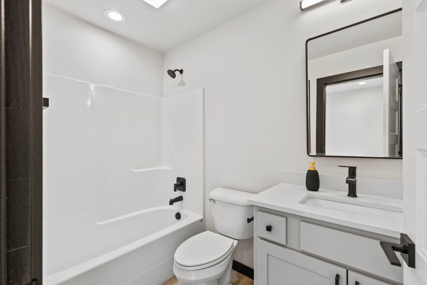 More Photos Of 2994-3016 N 27th Ave, Bozeman Light Manufacturing For Lease