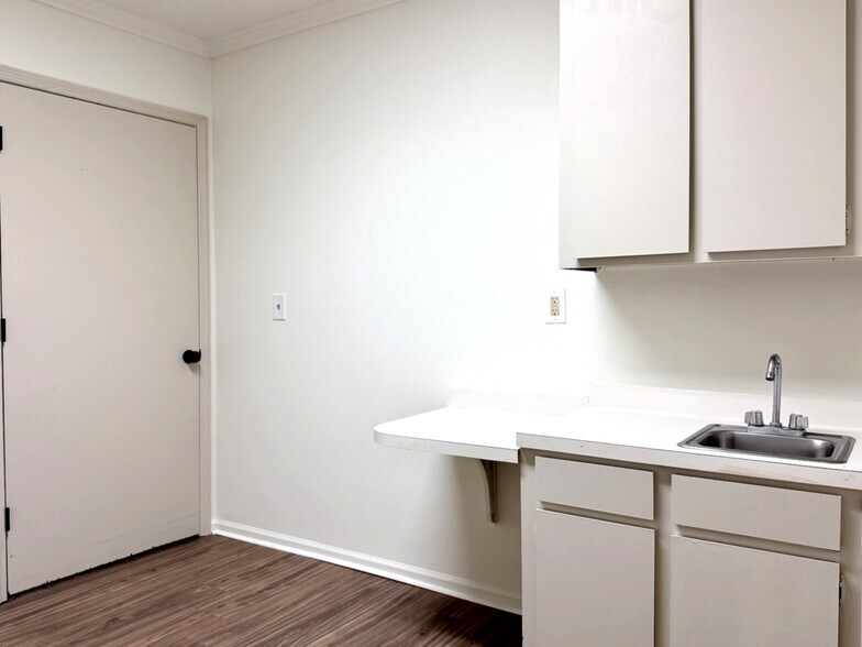 More Photos Of 421 Barony St, Moncks Corner Office For Sale