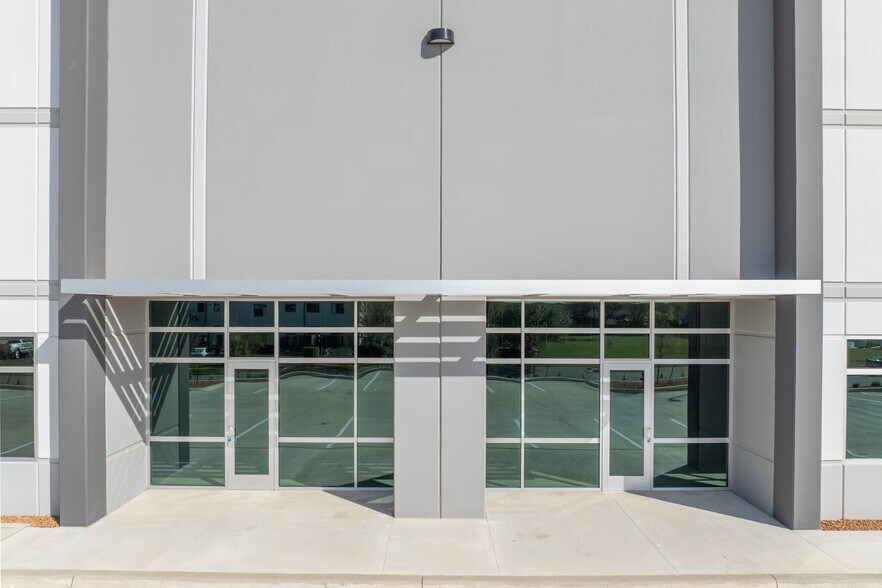 More Photos Of 350 Texas Ave, Round Rock Unknown For Lease