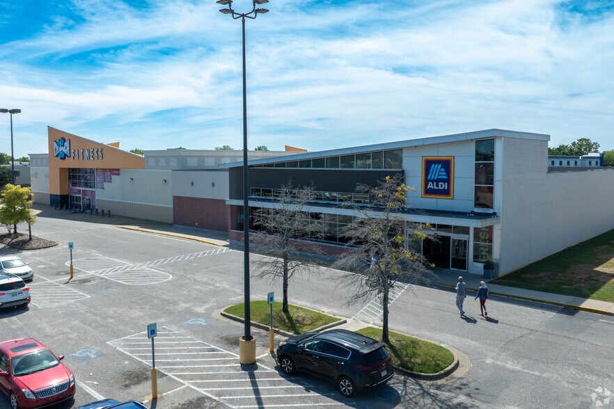 More Photos Of 1520-1540 Eastern Blvd, Montgomery Unknown For Lease