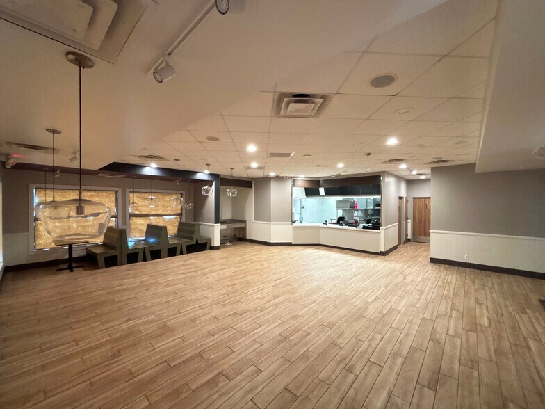 More Photos Of 6362 3 Mile Rd, Bay City Fast Food For Lease