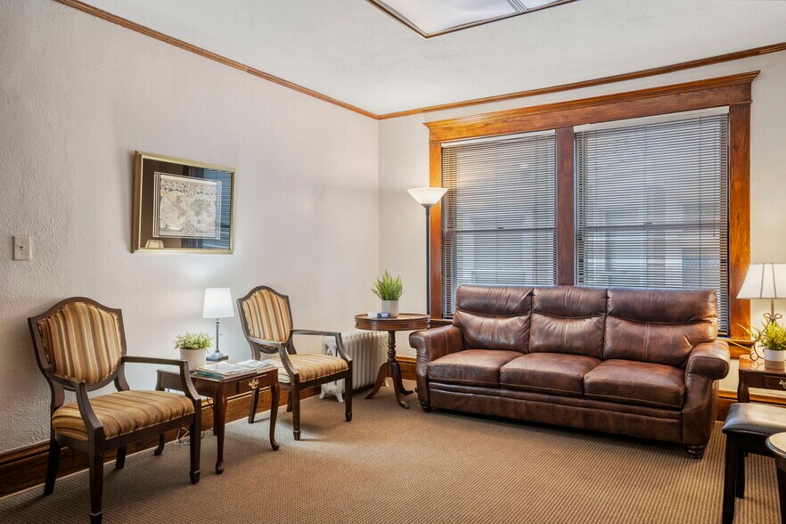 More Photos Of 10 Boulder Crescent, Colorado Springs Office For Sale