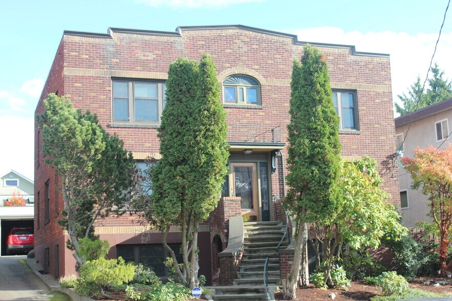 More Photos Of 4212 Phinney Ave, Seattle Apartments For Sale