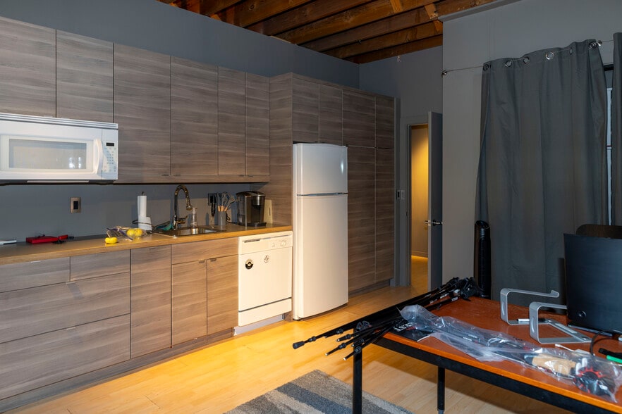 More Photos Of 2424 Wall Ave, Ogden Storefront For Sale