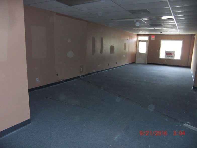More Photos Of 696 Amity Rd, Bethany General Retail For Lease