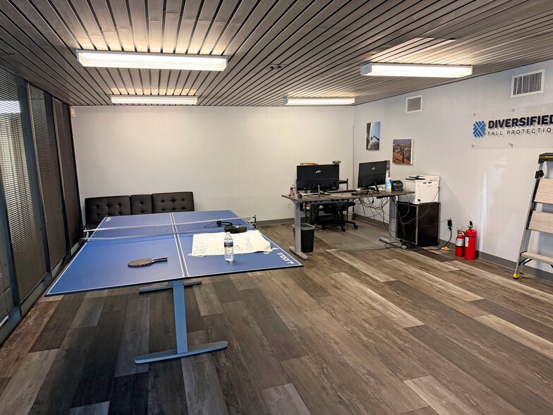 More Photos Of 28258 Avenue Stanford, Valencia Manufacturing For Sale