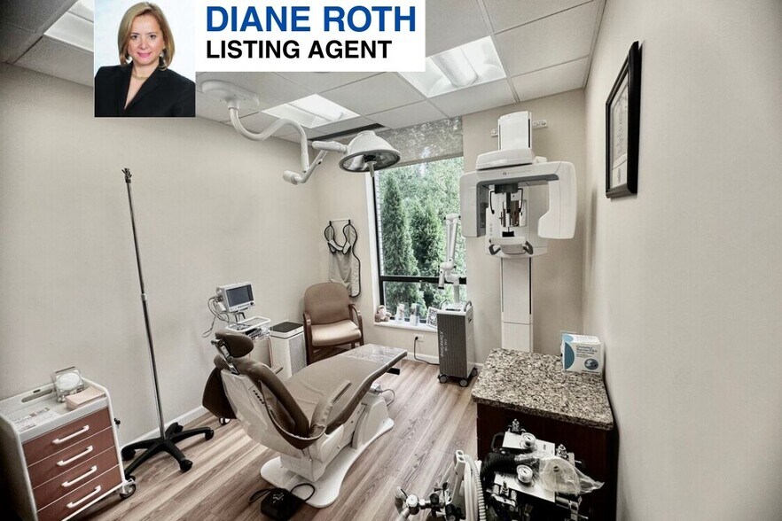 More Photos Of 4 Dearfield Dr, Greenwich Medical For Lease