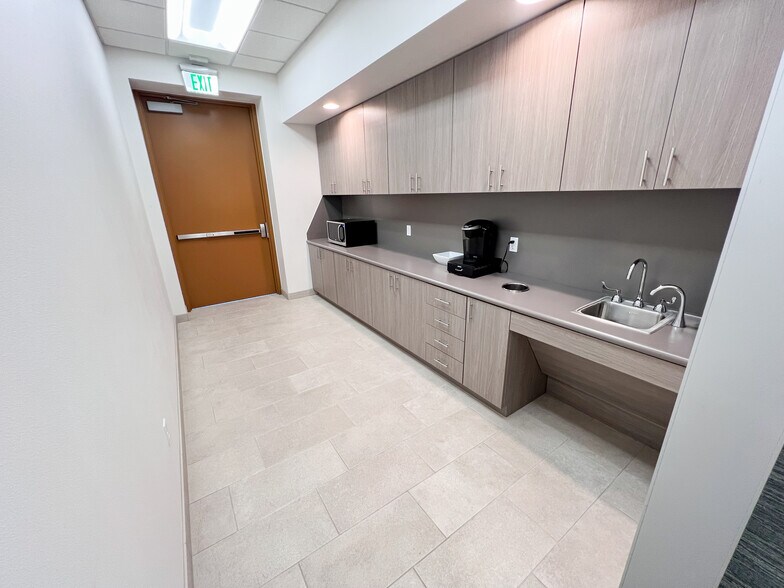 More Photos Of 6301 Holiday Hill Rd, Midland Office For Lease