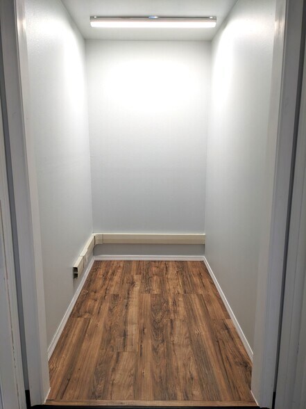 More Photos Of 105 Washington Blvd, Algona Office For Lease